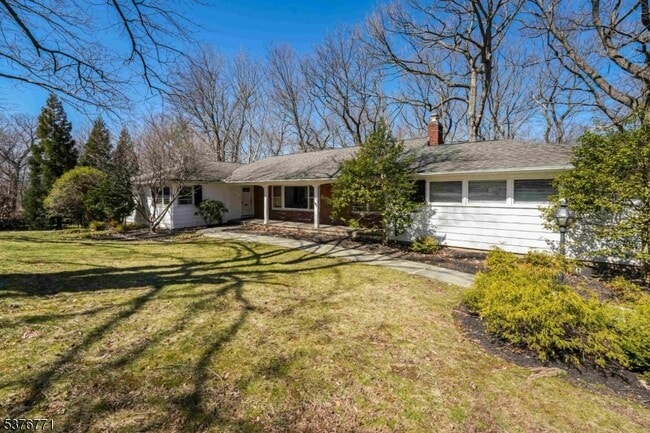 Building Photo - 17 Oxford Dr