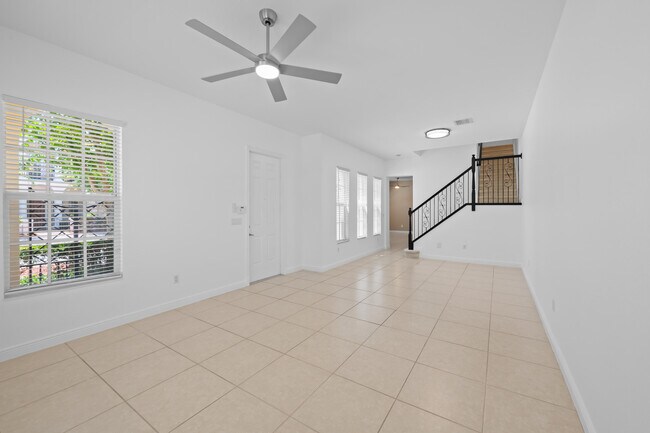Building Photo - 870 NW 83rd Ln