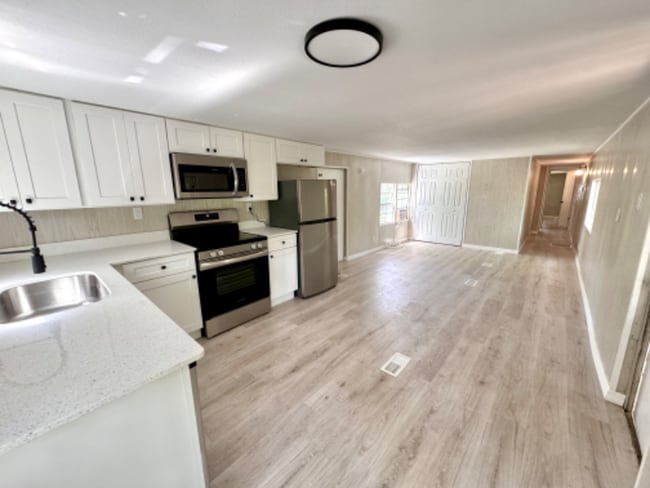 Building Photo - 525 Moose Club Rd