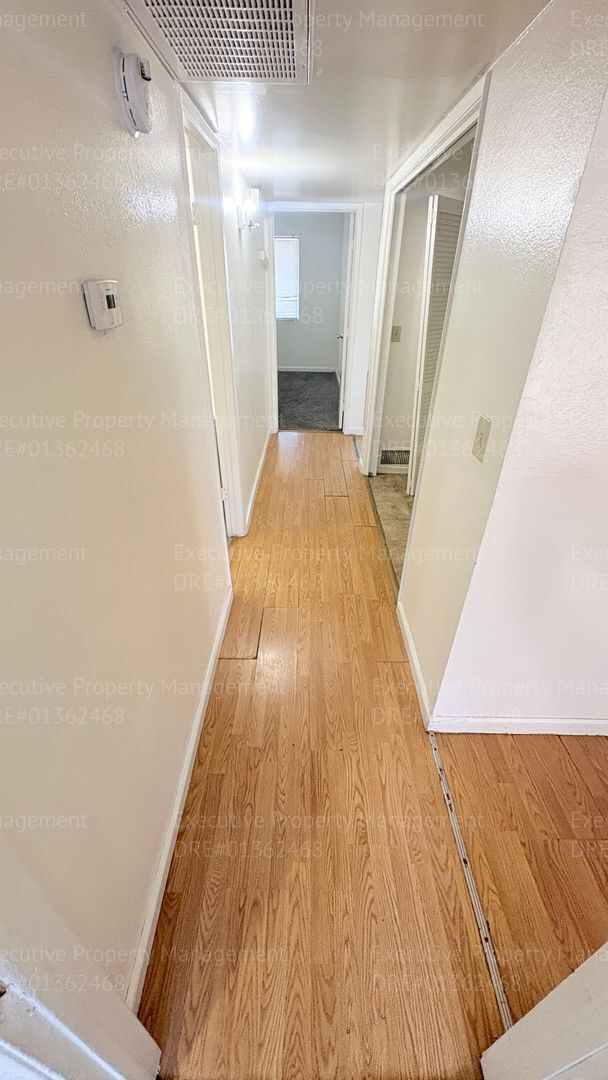 Building Photo - 2425 Westholme Blvd