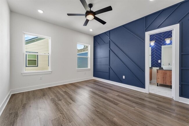 Building Photo - 855 S Victory Dr