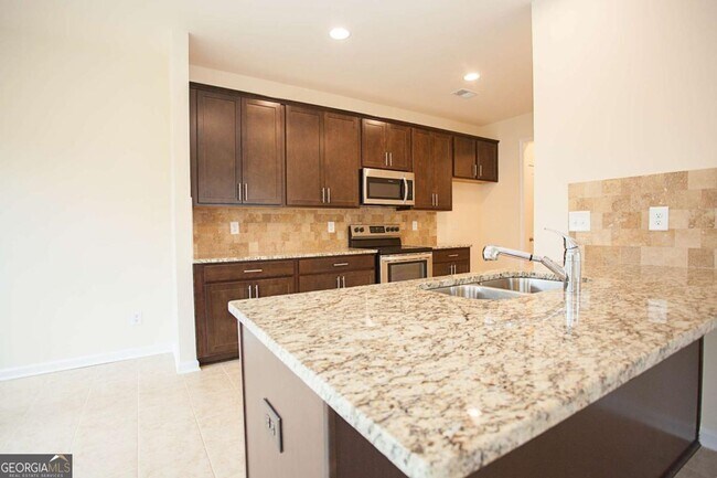 Building Photo - 4505 Almanor Cir
