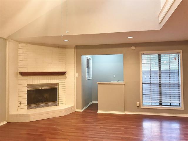 Building Photo - 1129 Bent Oaks Dr