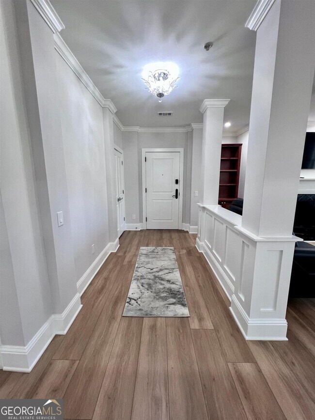 Building Photo - 1040 Creekside