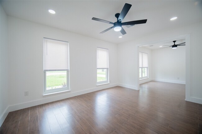 Building Photo - 4815 Caris St