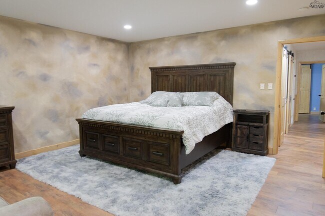 Building Photo - 4 Rockcliff Cir