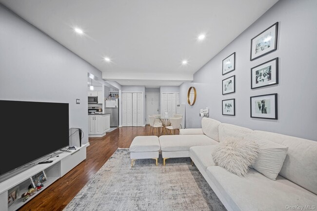 Building Photo - 58-03 Calloway St