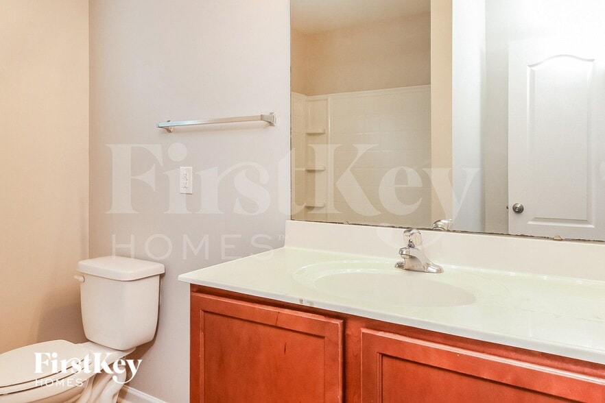 Building Photo - 7429 Hidden Creek Dr