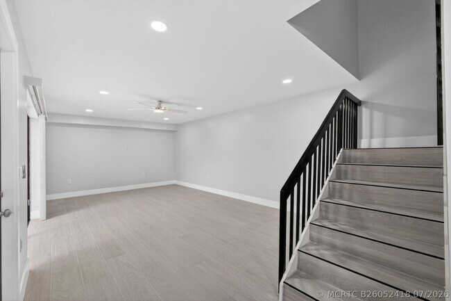 Building Photo - 183 Charter Way