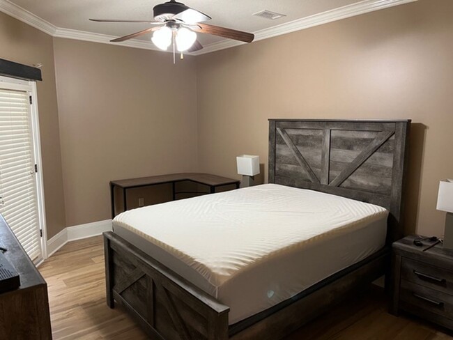 Building Photo - Modern Downtown Auburn Condo – Walk to Too...
