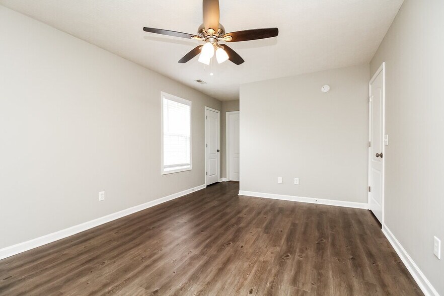 Building Photo - 1403 Huddersfield Dr