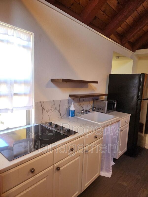 Building Photo - 8700 Winding Way