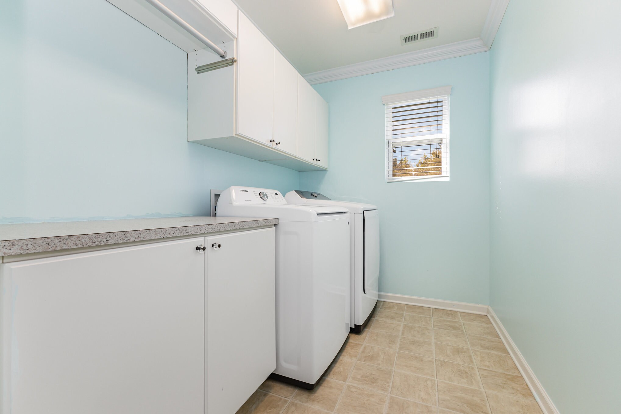Building Photo - 1505 Yellow Daisy Dr