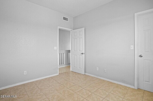 Building Photo - 7908 Mt Latona Dr