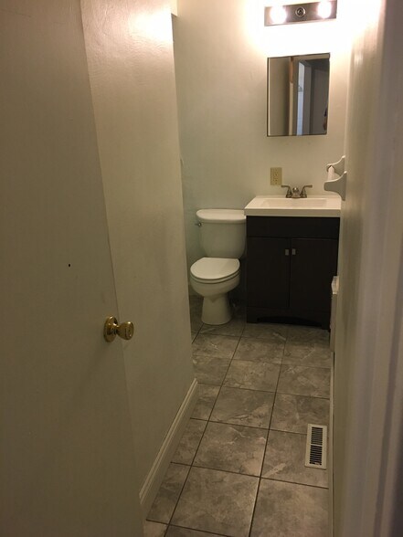 Building Photo - 3209 Ward St