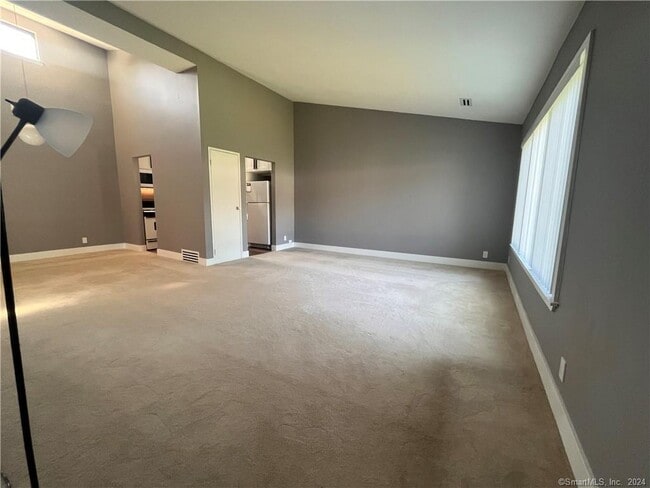 Building Photo - 60 Olcott Way