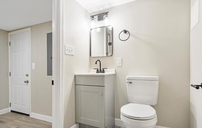 Building Photo - Luzerne