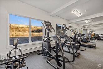 Building Photo - 2 bed 2 bath in fully renovated complex - ...