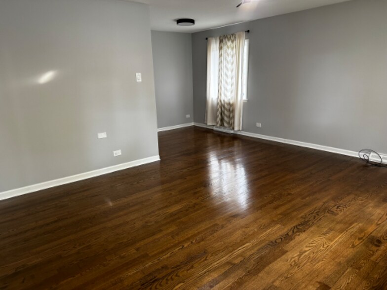 Building Photo - 704 Wilshire Dr