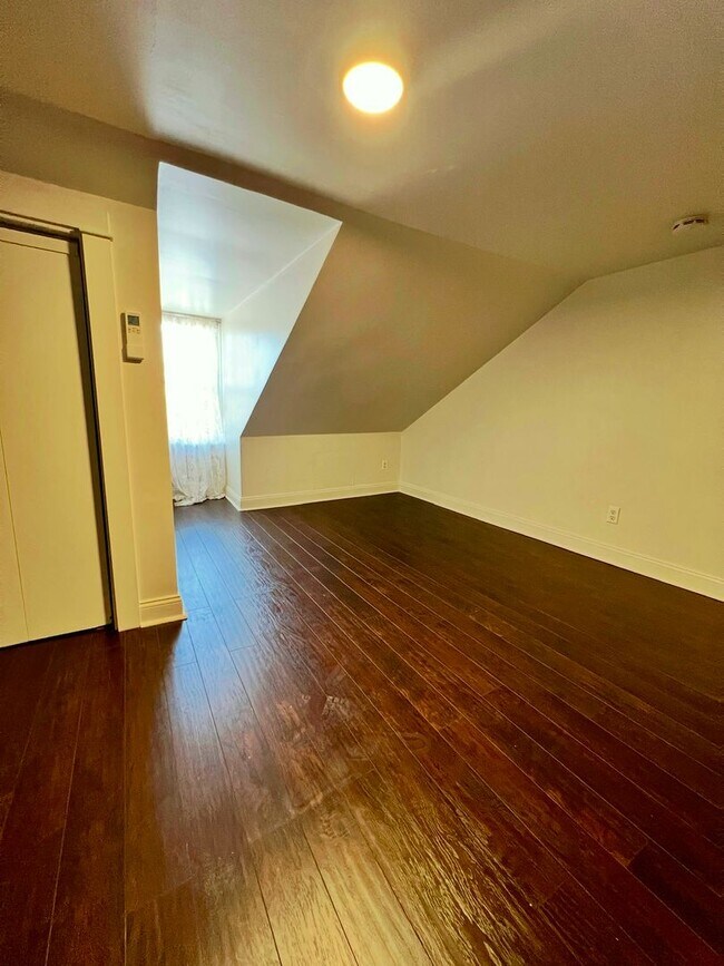 Building Photo - 36 E New St