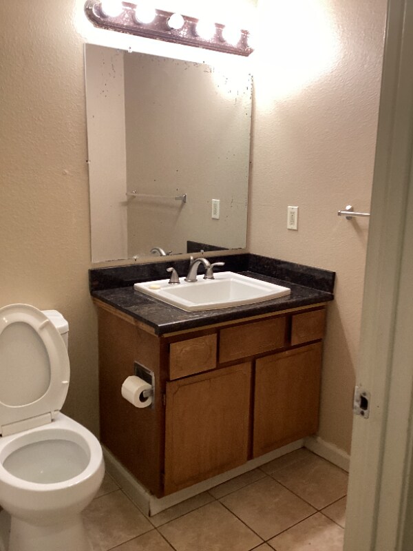 Building Photo - 3515 NE View Ave