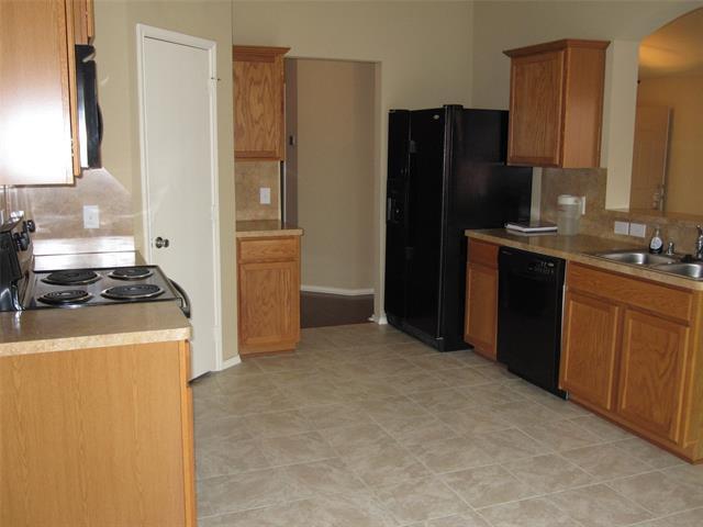 Building Photo - 609 Twin Knoll Dr