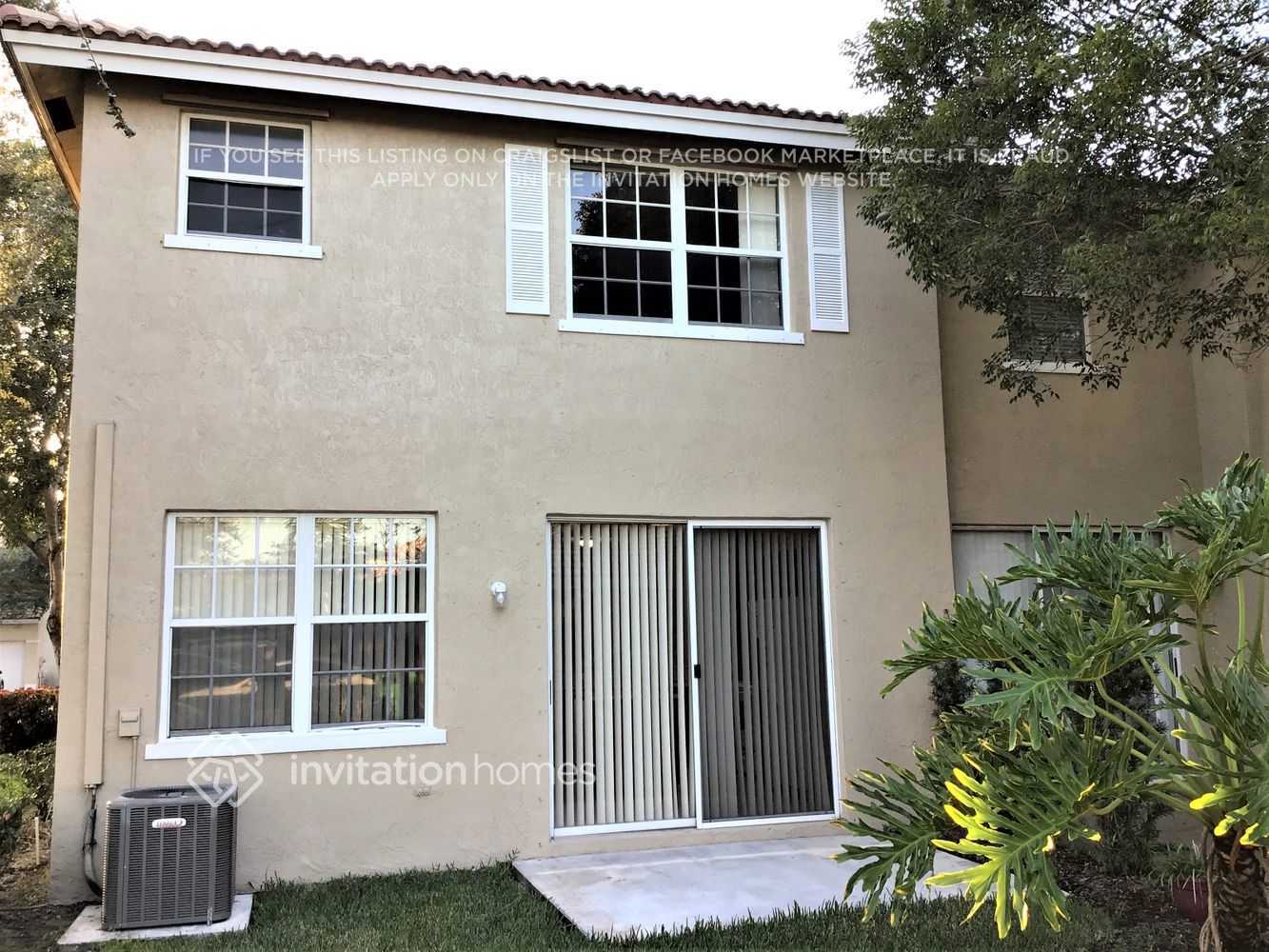 Building Photo - 4000 NW 91st Terrace