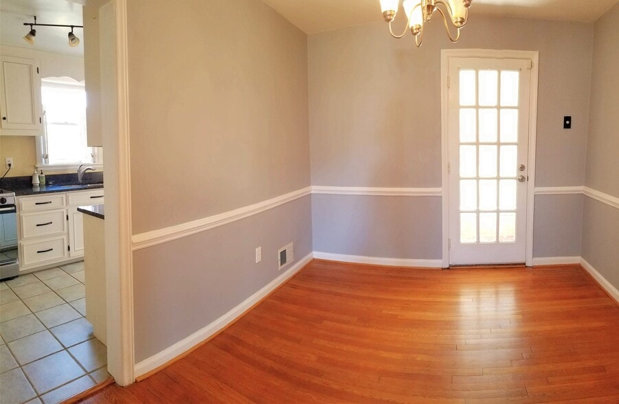 Dining Room - 1921 Wilmington Ave