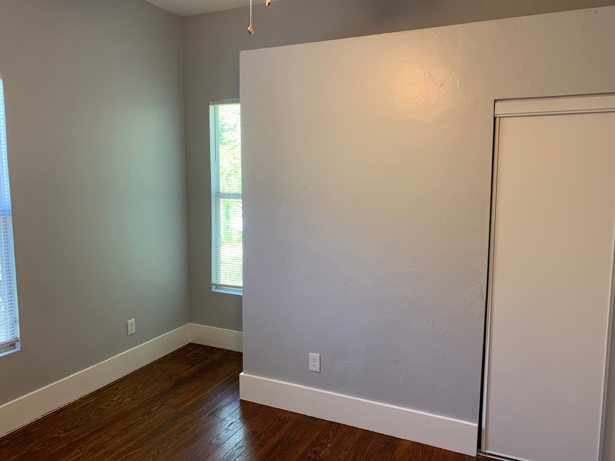 Building Photo - 519 E Evergreen St