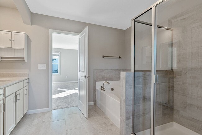 Building Photo - Great corner lot in Austin Creek with Fenced in Yard!