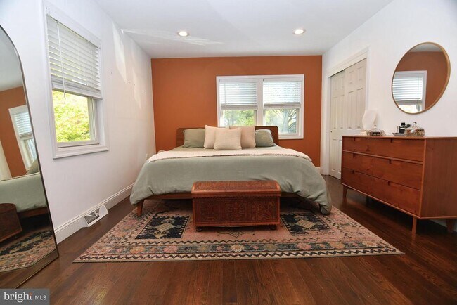 Building Photo - 1 Orchard Ln