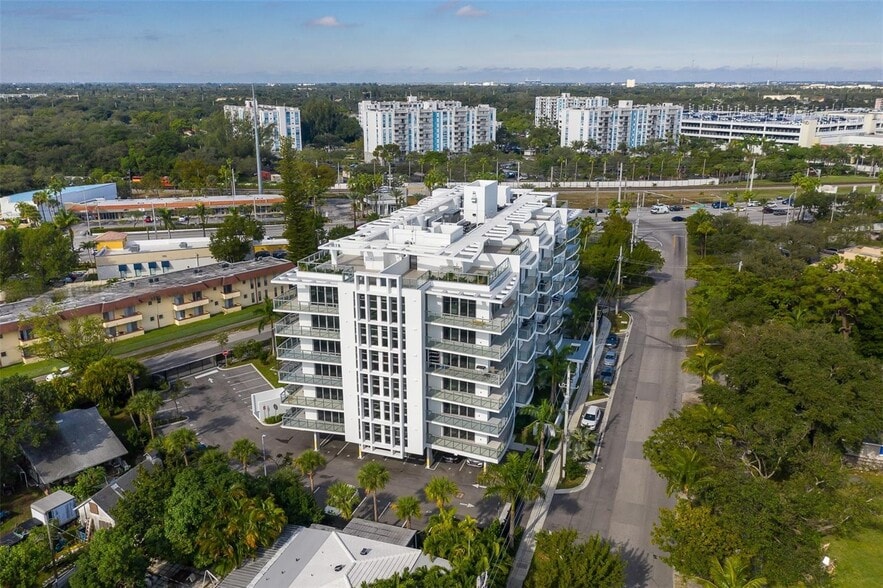 Building Photo - 13800 Highland