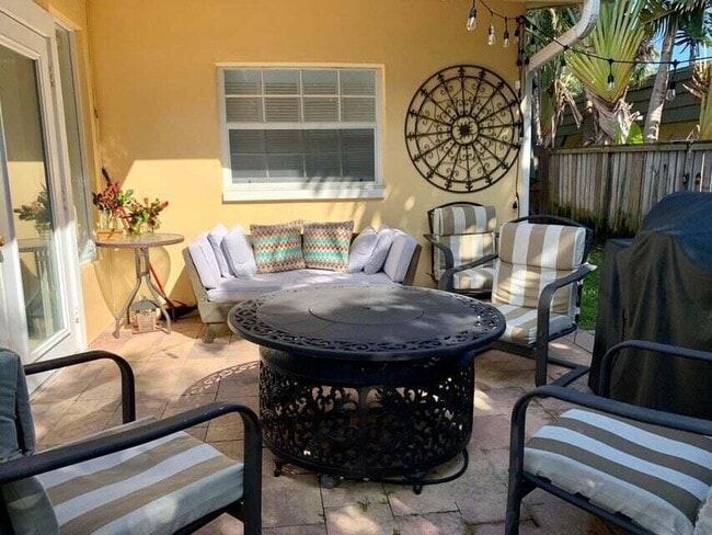 Building Photo - 3230 Aqua Vista Dr