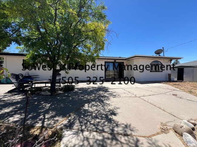 Building Photo - FULLY FURNISHED 4 Bedroom 2 Bath with Breathtaking Views