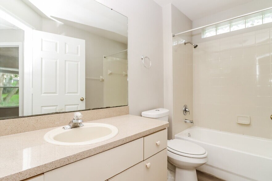 Building Photo - 558 Summer Sails Dr