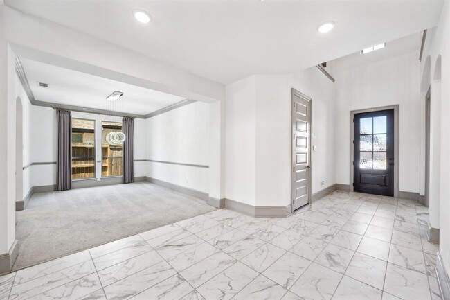 Building Photo - 2122 Mallow Ln