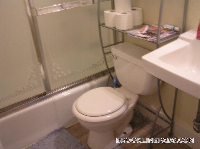 Building Photo - 47 Cameron St