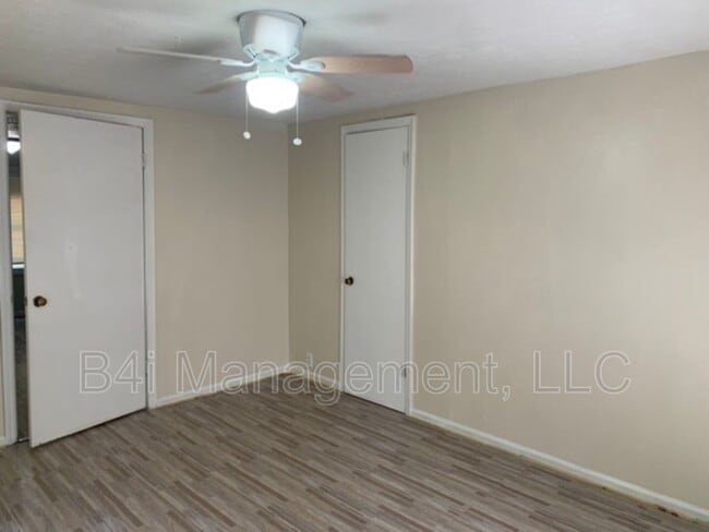 Building Photo - 512 Burr St