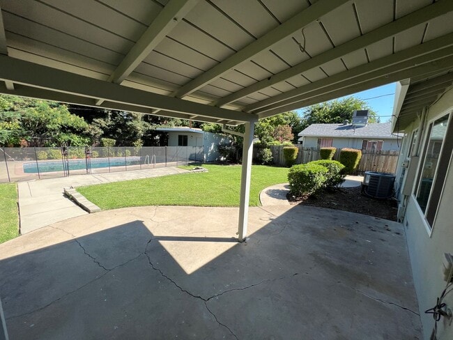 Building Photo - Charming Neighborhood in Carmichael with b...