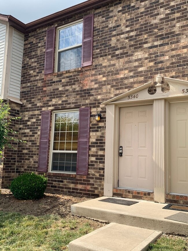 Building Photo - *RENT SPECIAL* Updated 2 Bedroom 1.5 Bathr...