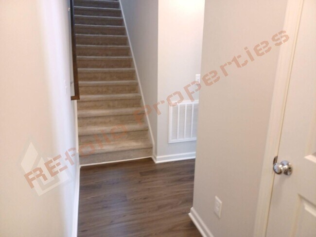 Building Photo - Great news! Application fee will be credited toward your first month’s rent upon lease is execute...