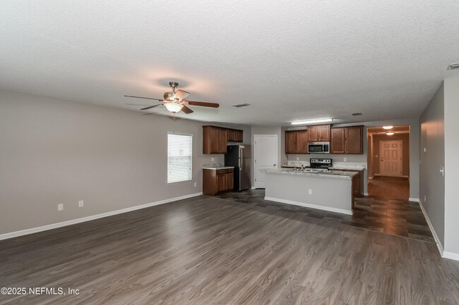 Building Photo - 9087 Gloucestershire Ct