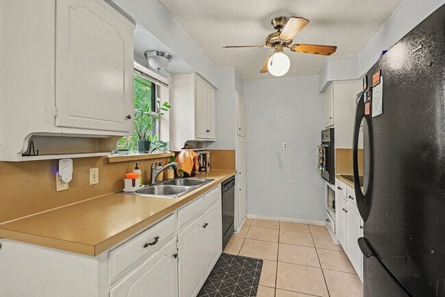 Building Photo - 5304 Westhaven Dr