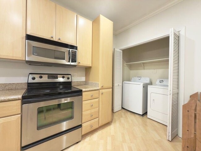 Building Photo - 801 S Winchester Blvd