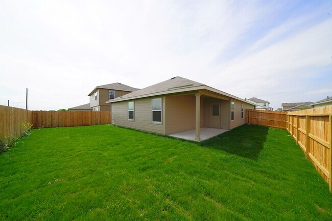 Building Photo - Newly Built Home in Red River Ranch Neighborhood of Cibolo, TX Realtor Commission: $500