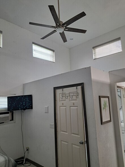 Building Photo - 16825 89th Pl N