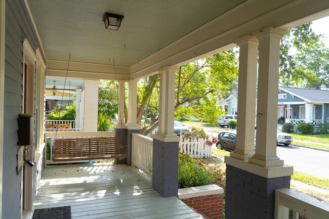 Building Photo - Charming Historic Home Walkable to Cargo & Soda Pop Districts