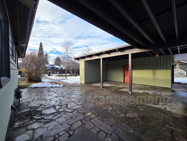 Building Photo - 621 S 14th Ave