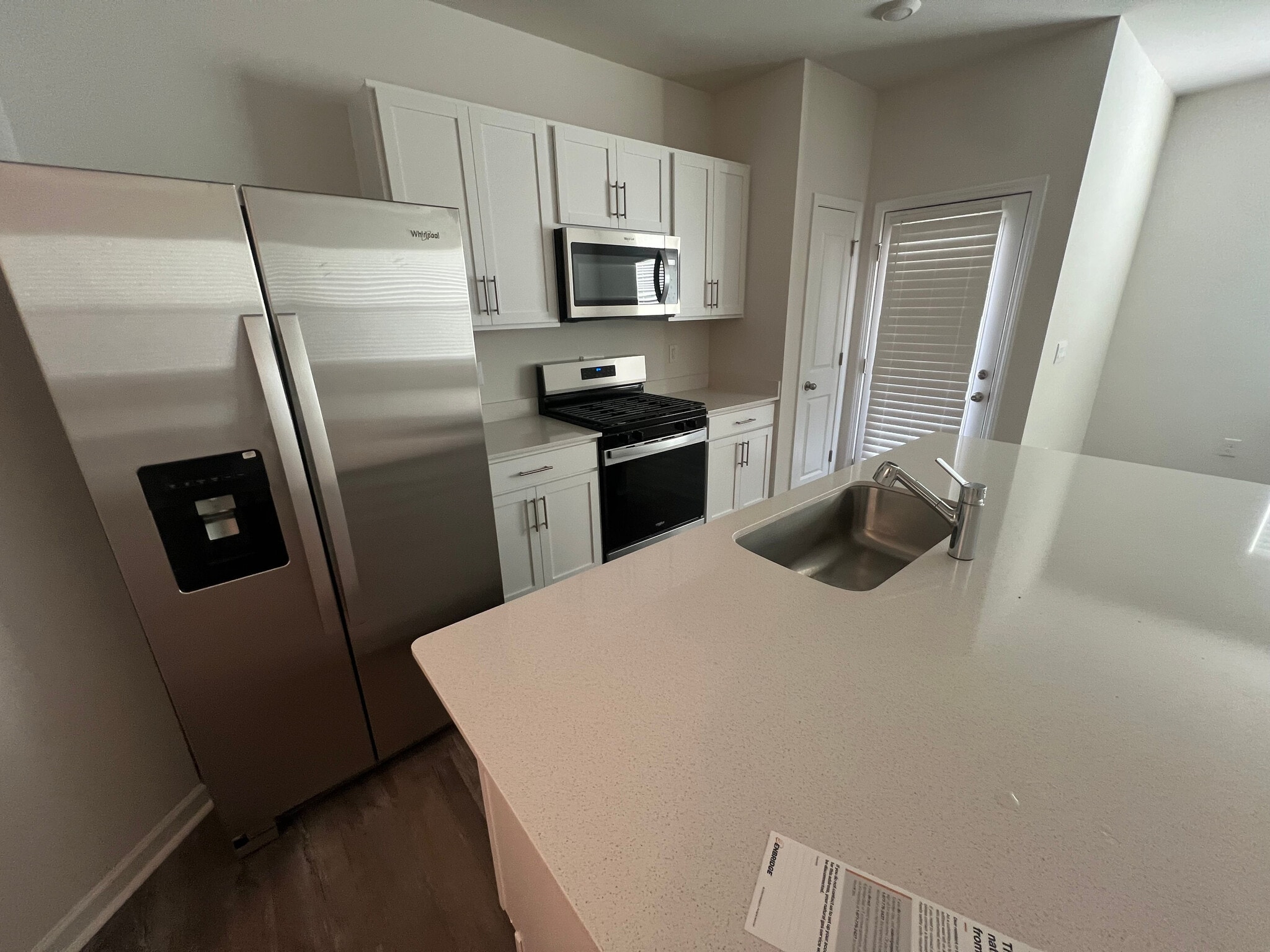 Building Photo - Room in Townhome on Starlight St