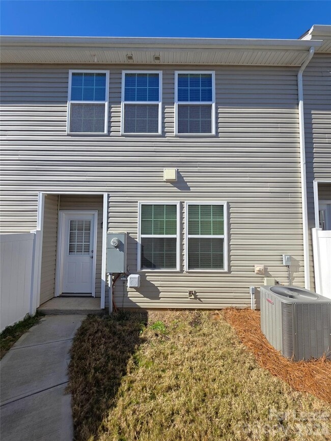 Building Photo - 12736 Wandering Brook Dr